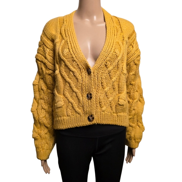 TALULAH Sweaters - Talulah Chunky Knit Cropped Yellow Sweater Size L